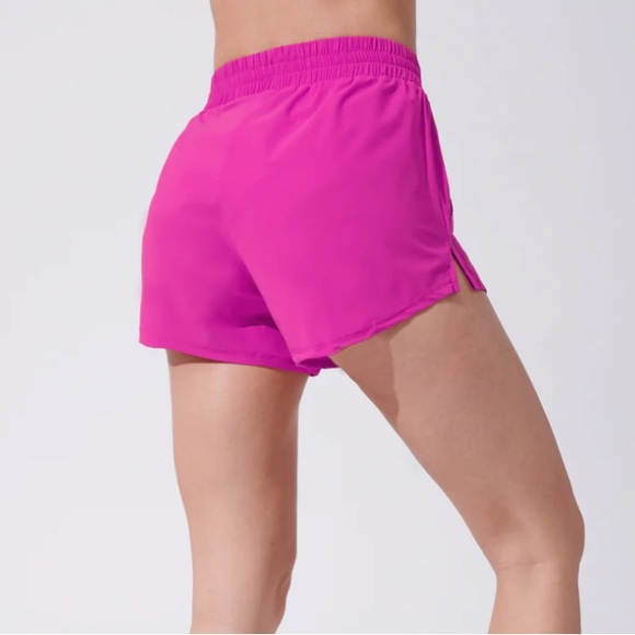 Heroine Sport Utility Short - Picture 2 of 6